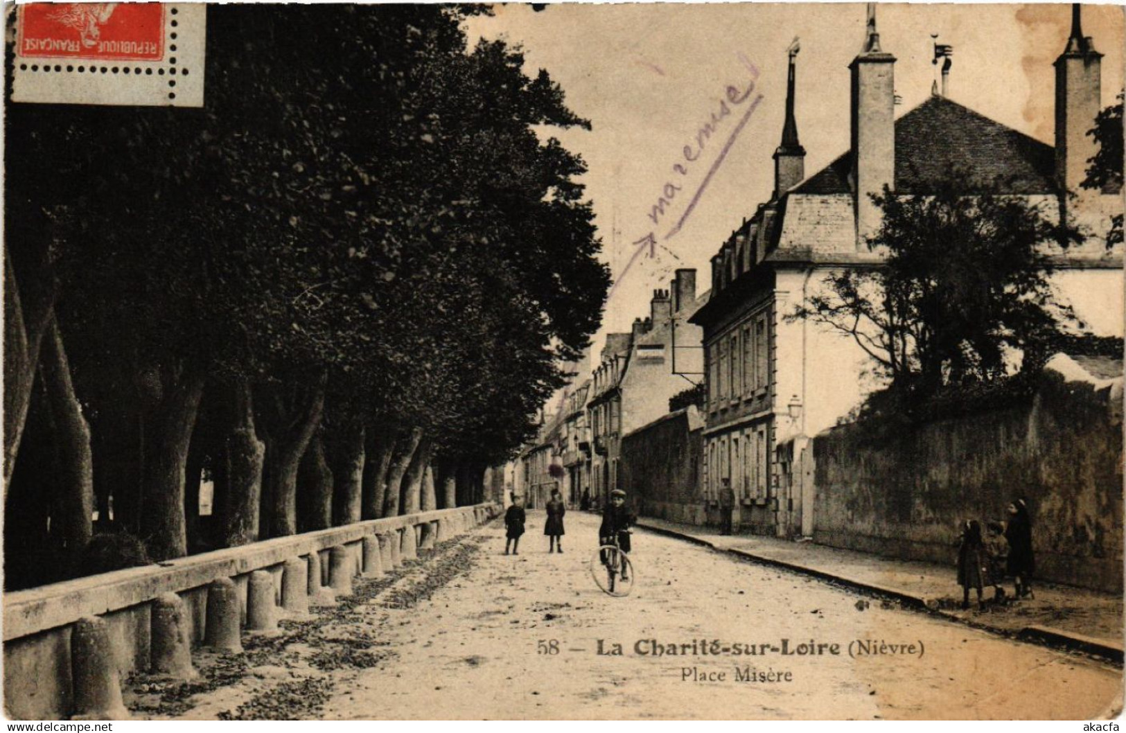 CPA La CHARITÉ-sur-LOIRE - Place Misere (456575)