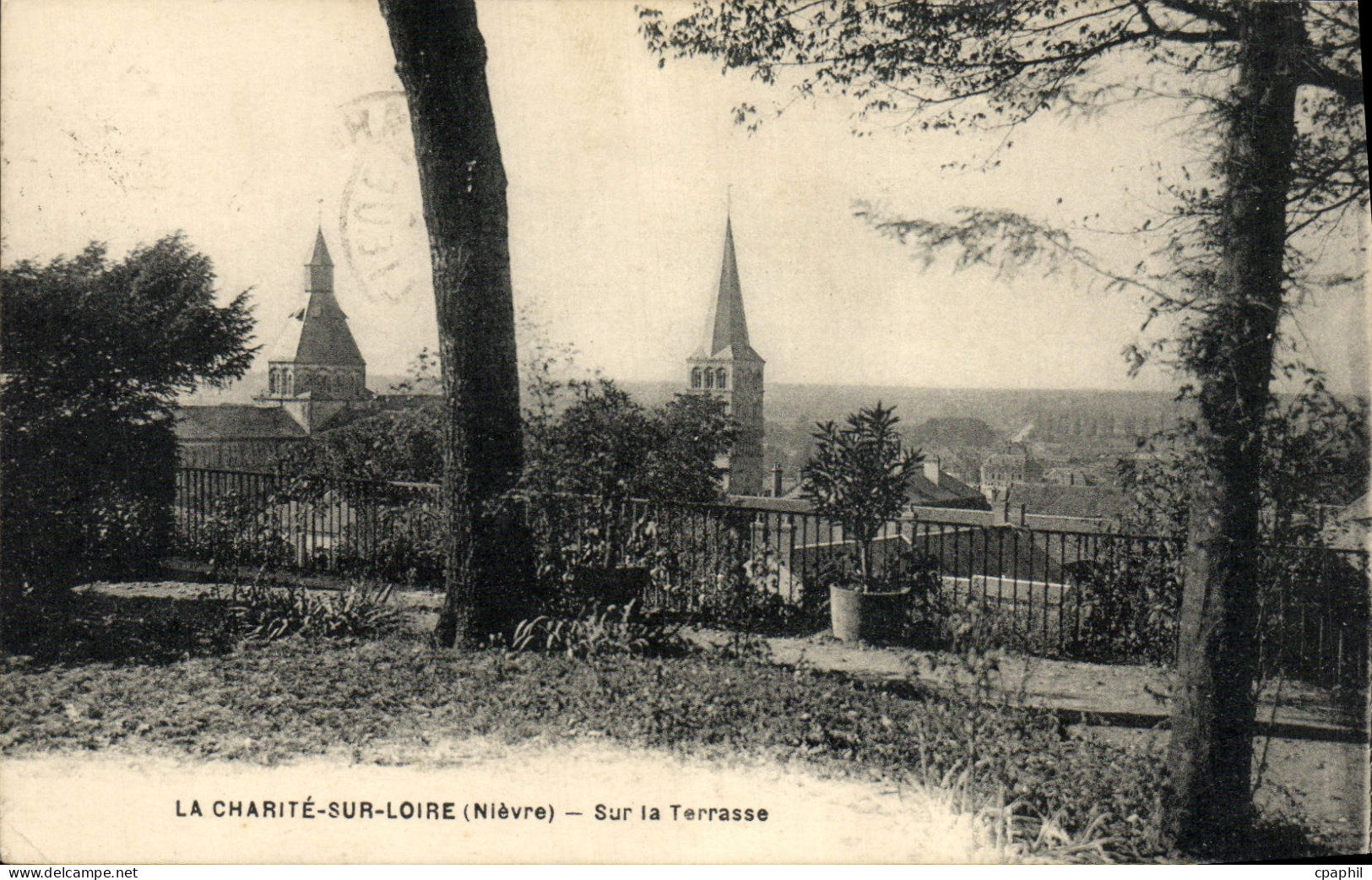 CPA La Charite Sur Loire Sur la Terrasse