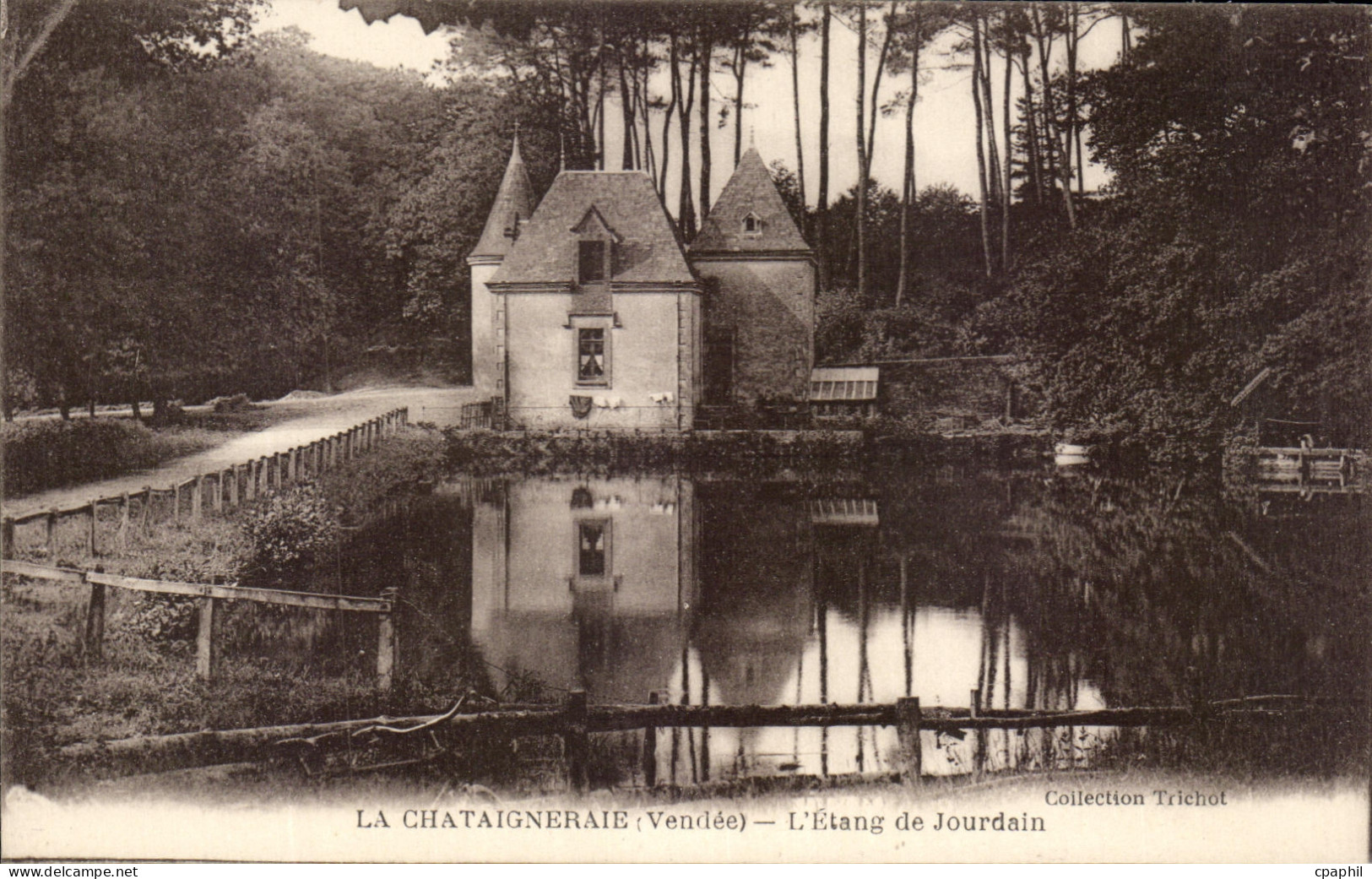 CPA La Chataigneraie L'Etang de Jourdain