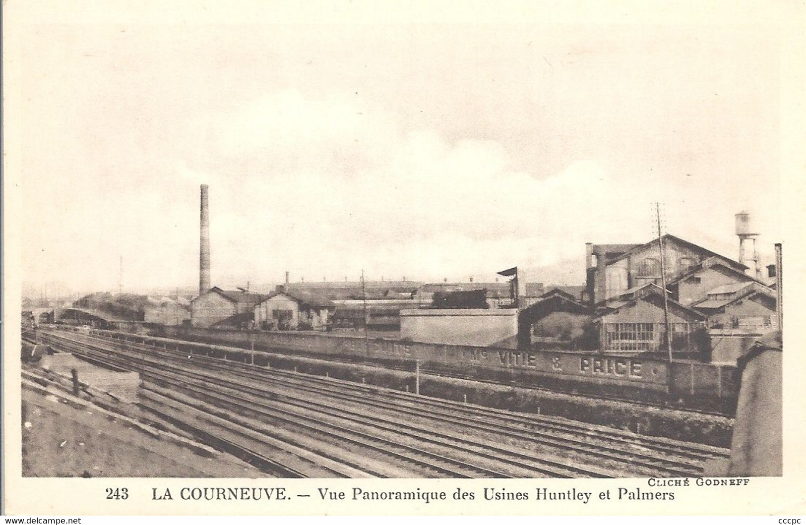 CPA La Courneuve vue panoramique des Usines Huntley et Palmers
