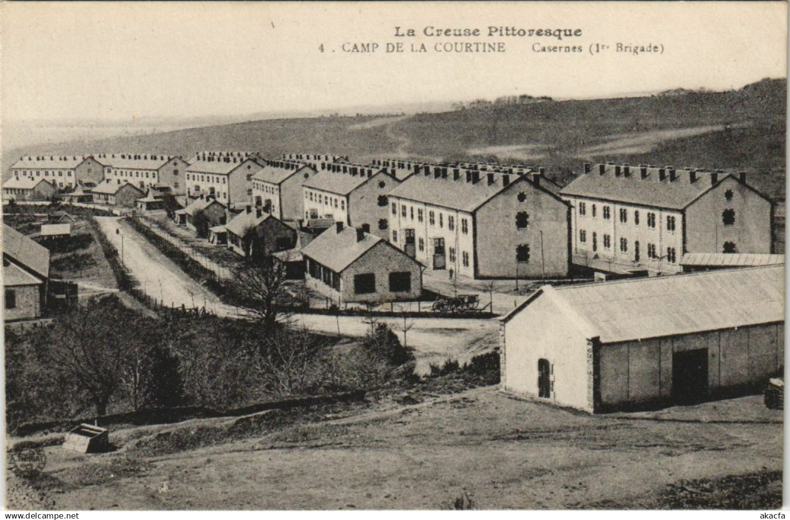CPA LA COURTINE Camp de La Courtine - Casernes - 1re Brigade (1144315)