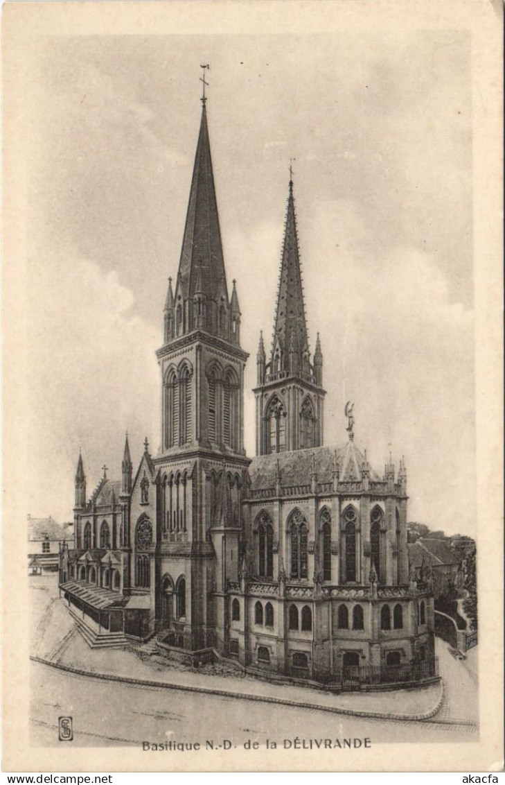 CPA LA DELIVRANDE Basilique Notre-Dame de La Delivrande (1229989)