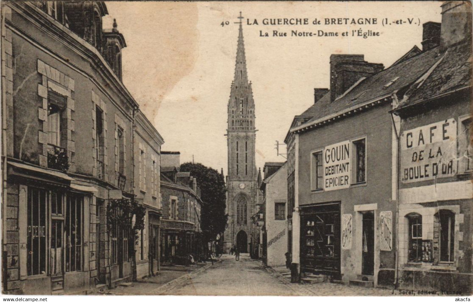 CPA LA GUERCHE-de-BRETAGNE La Rue Notre-Dame et l'Eglise (1250969)