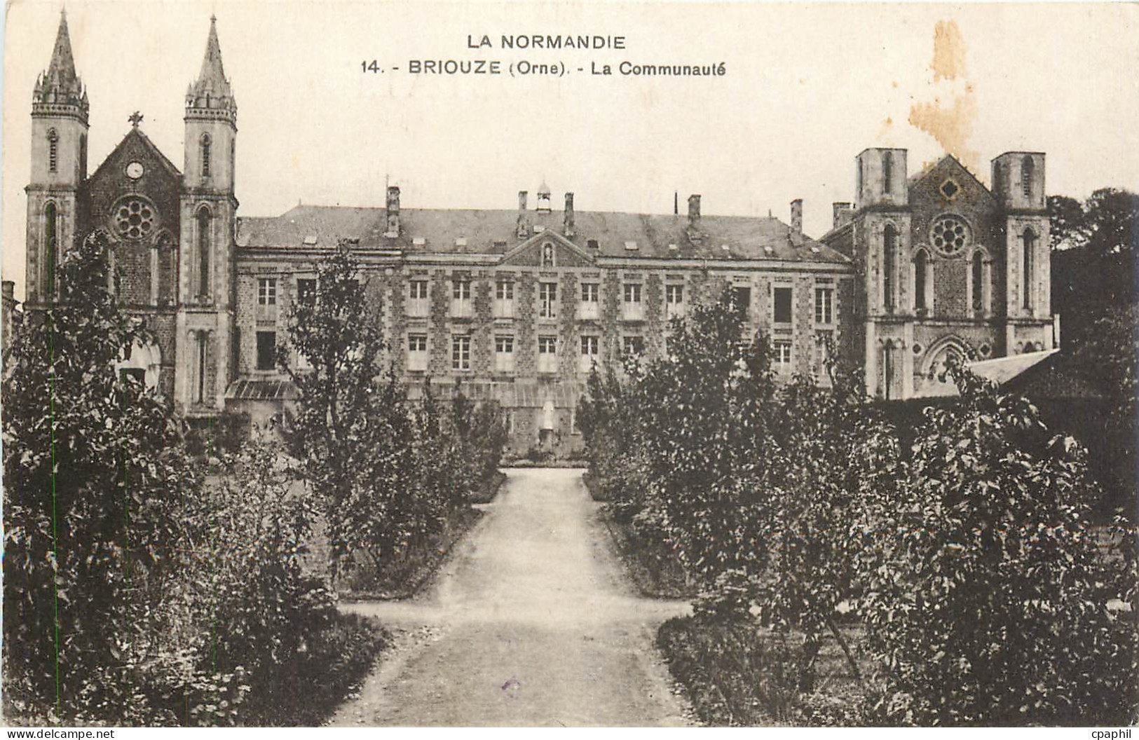 CPA La Normandie Briouze Orne La Communaute