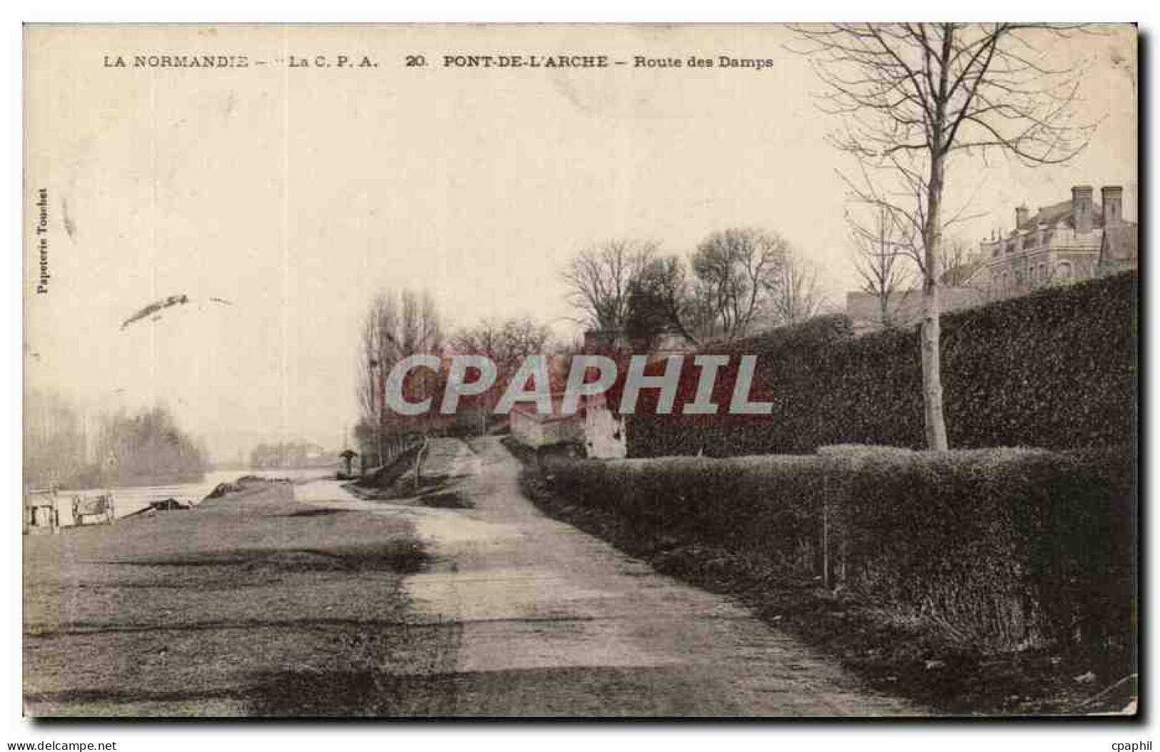 CPA La Normandie Pont De L'Arche Route des Damps
