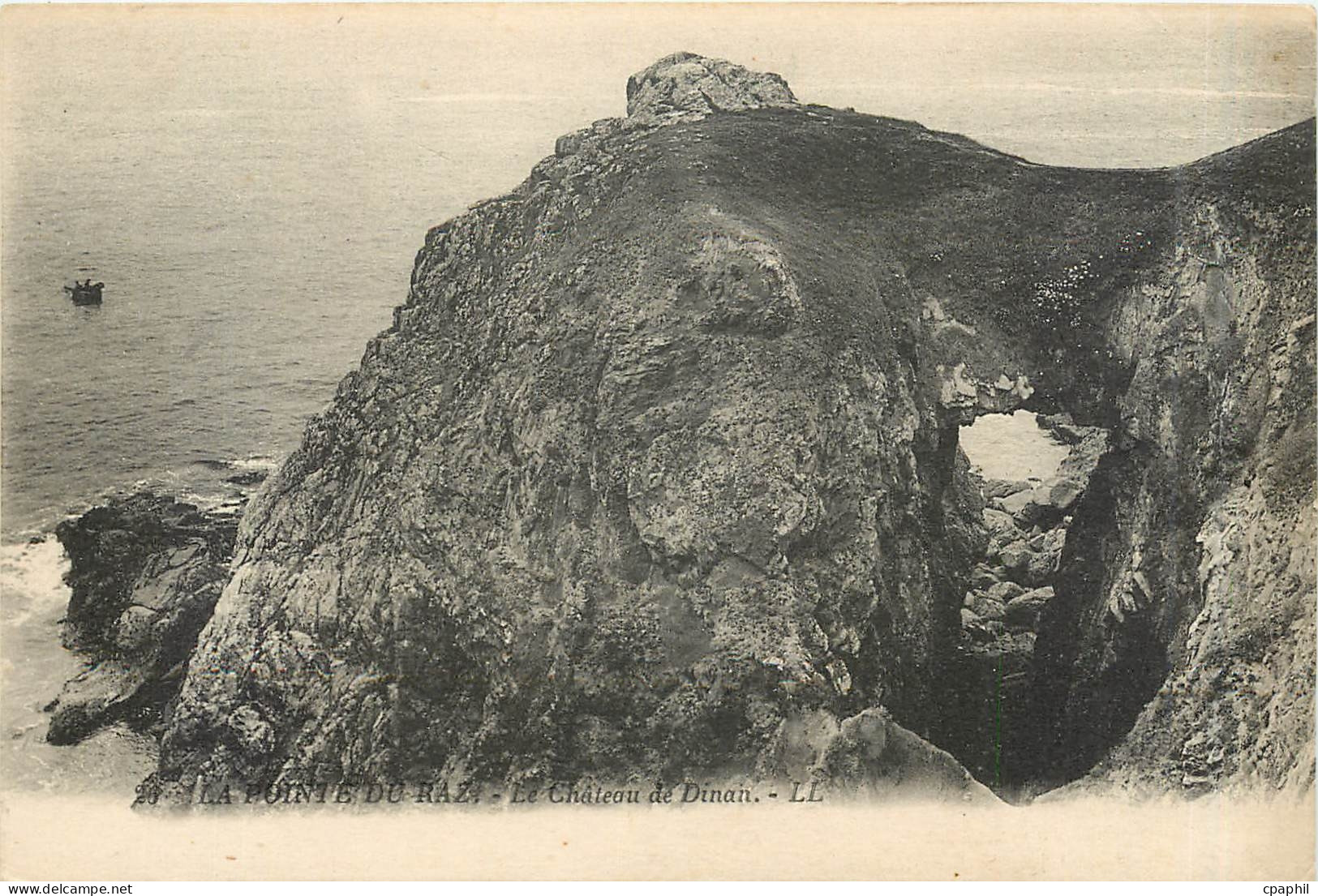 CPA La Pointe du Raz Le Chateau de Dinan