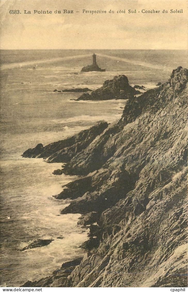 CPA La Pointe du Raz Perspective du cote Sud Coucher du Soleil