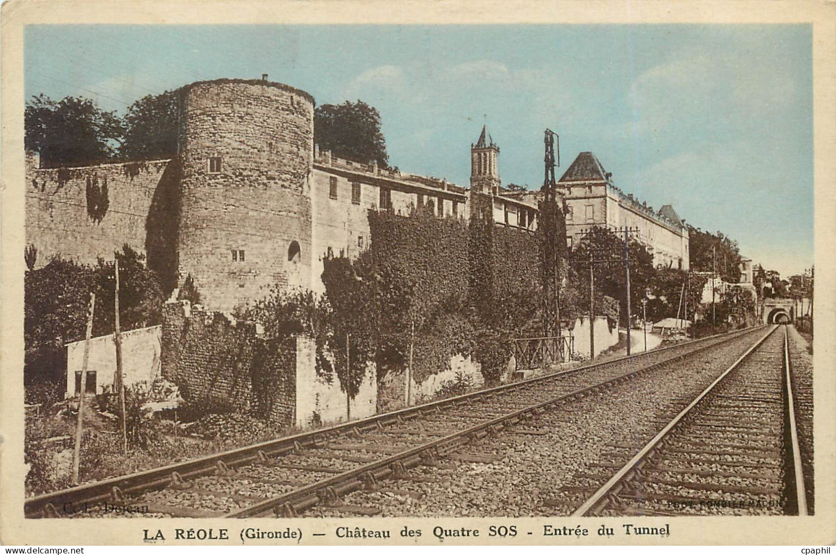 CPA La Reole Gironde Chateau des Quatre SOS Entree du Tunnel