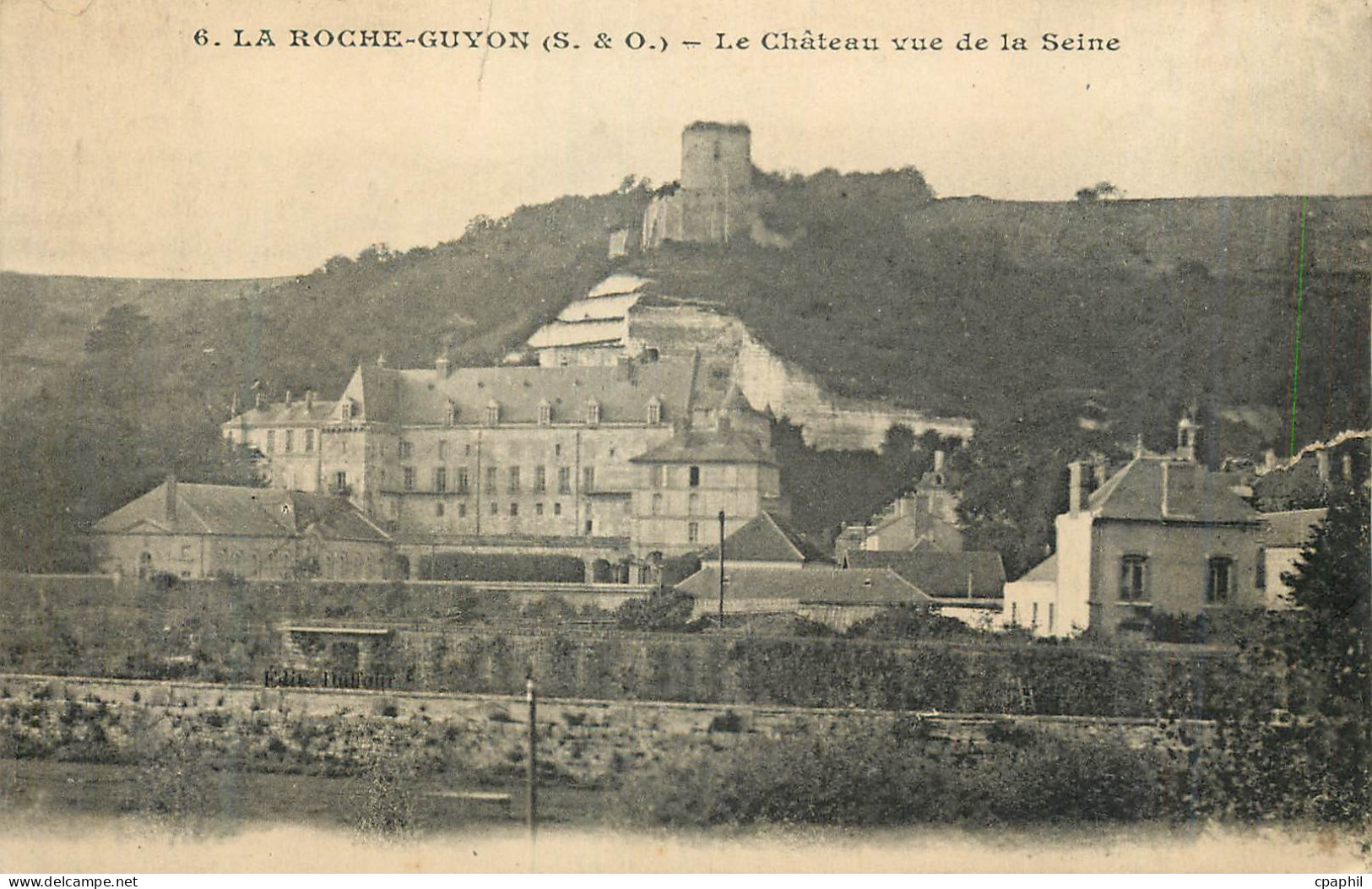 CPA la Roche Guyon (S et O) Le Chateau Vue de la Seine