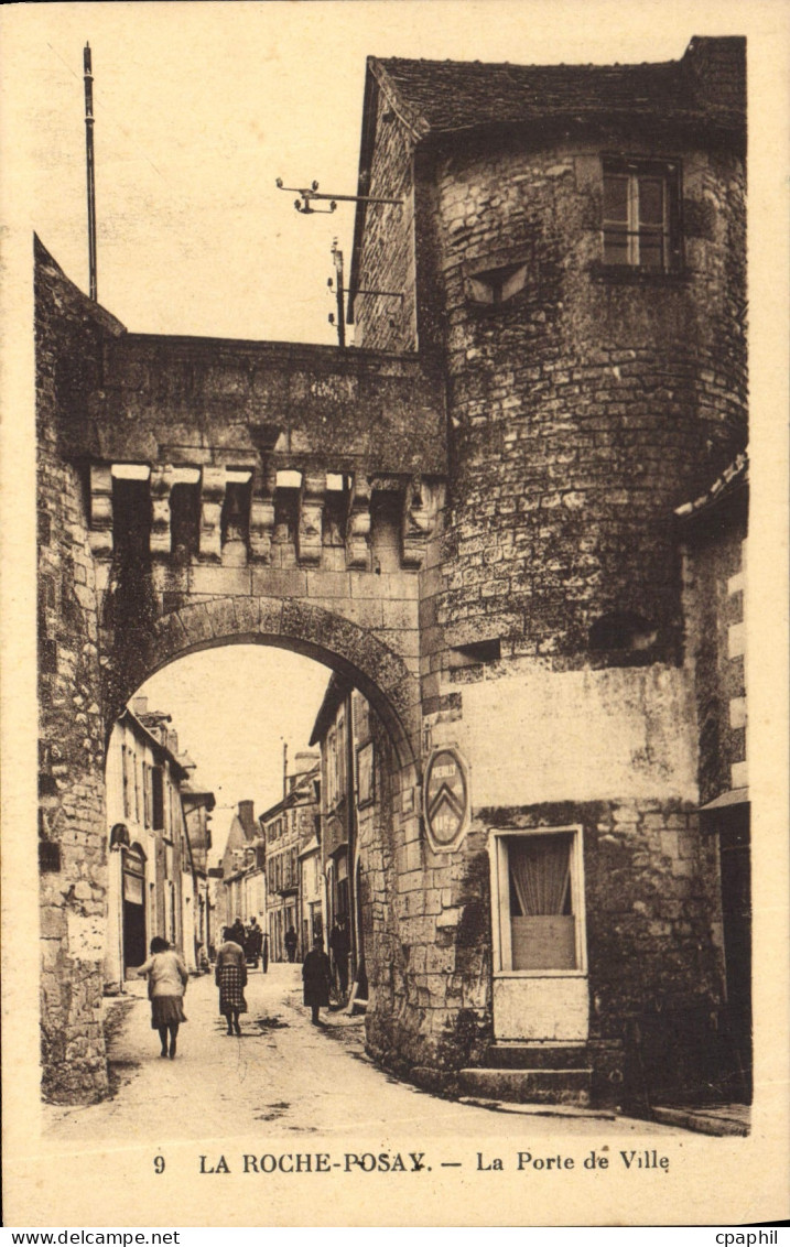 CPA La Roche Posay la porte de Ville