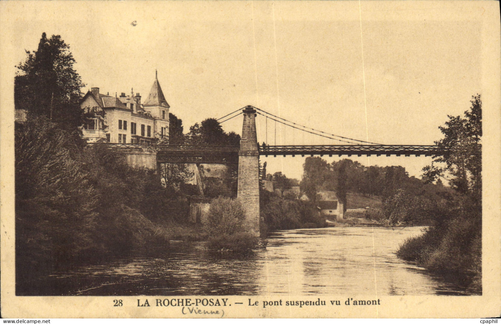 CPA La Roche Posay le pont suspendu vu d'amont