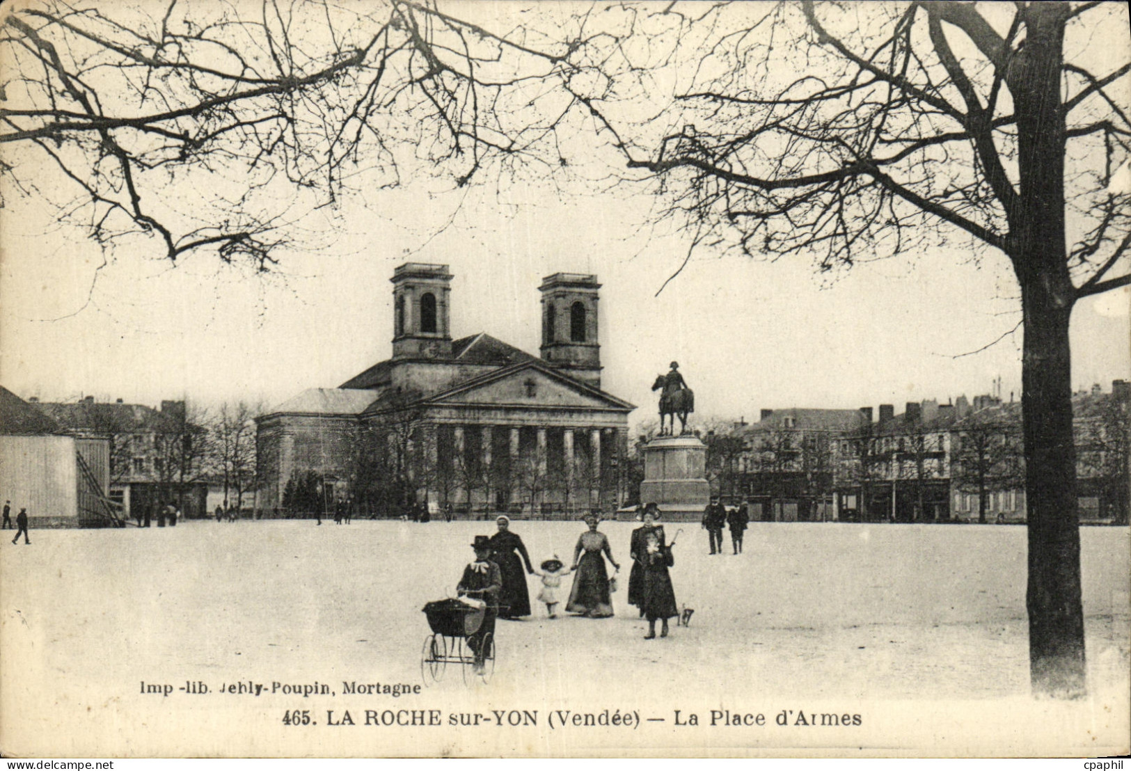 CPA La Roche sur Yon La Place d Armes