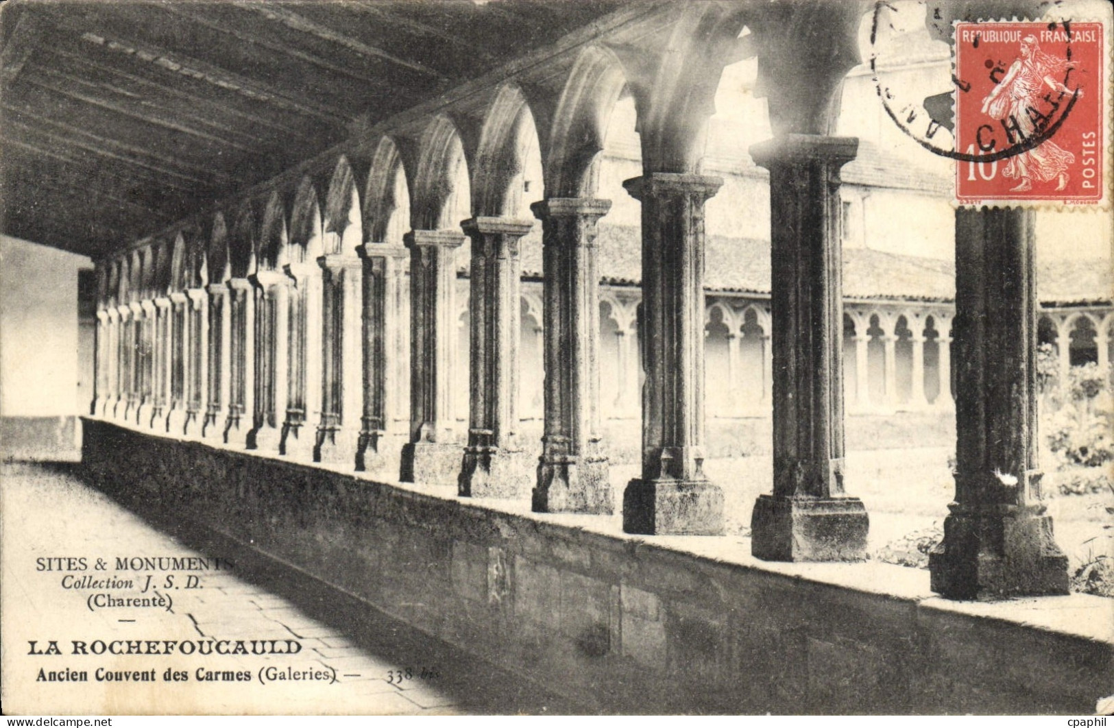 CPA La Rochefoucauld Ancien Couvent des Carmes