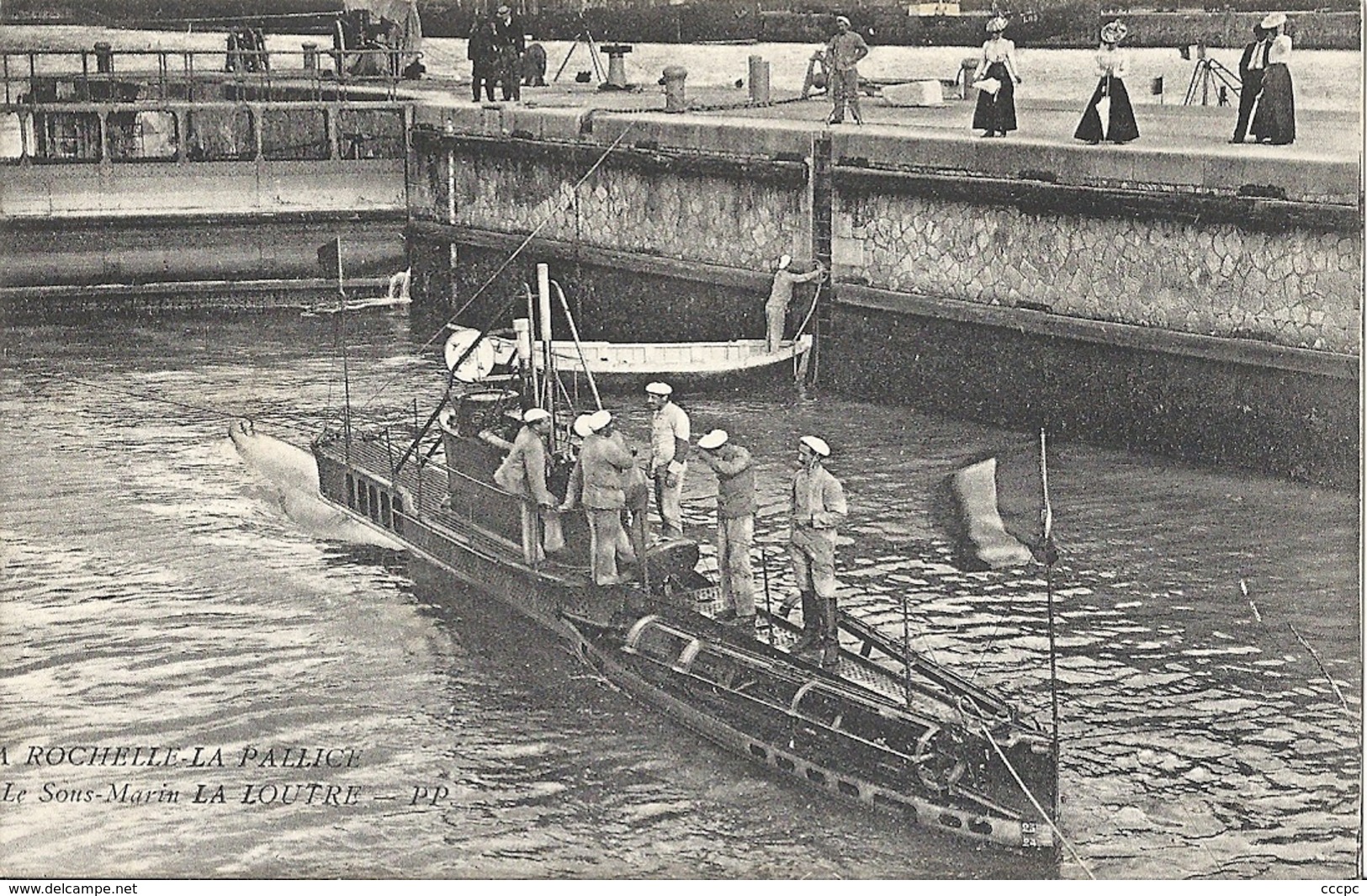 CPA La Rochelle La Pallice Le sous-marin La Loutre