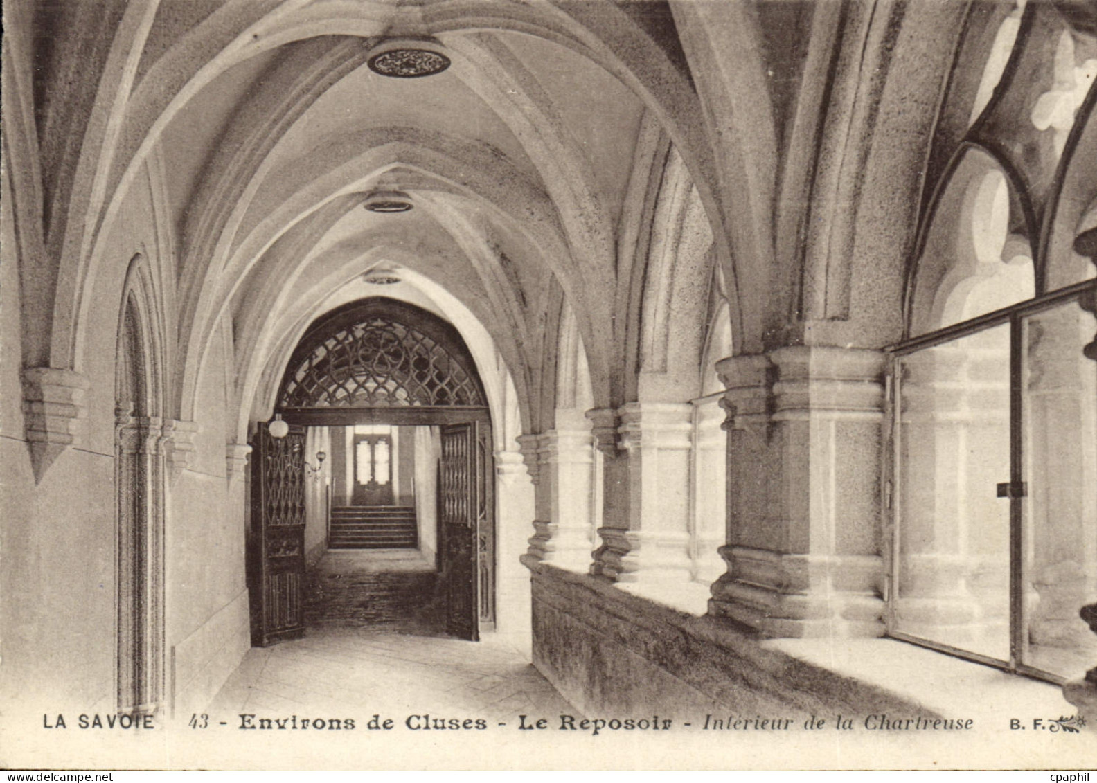 CPA La Savoie Environs de Cluses Le Reposoir Interieur de la Chartreuse