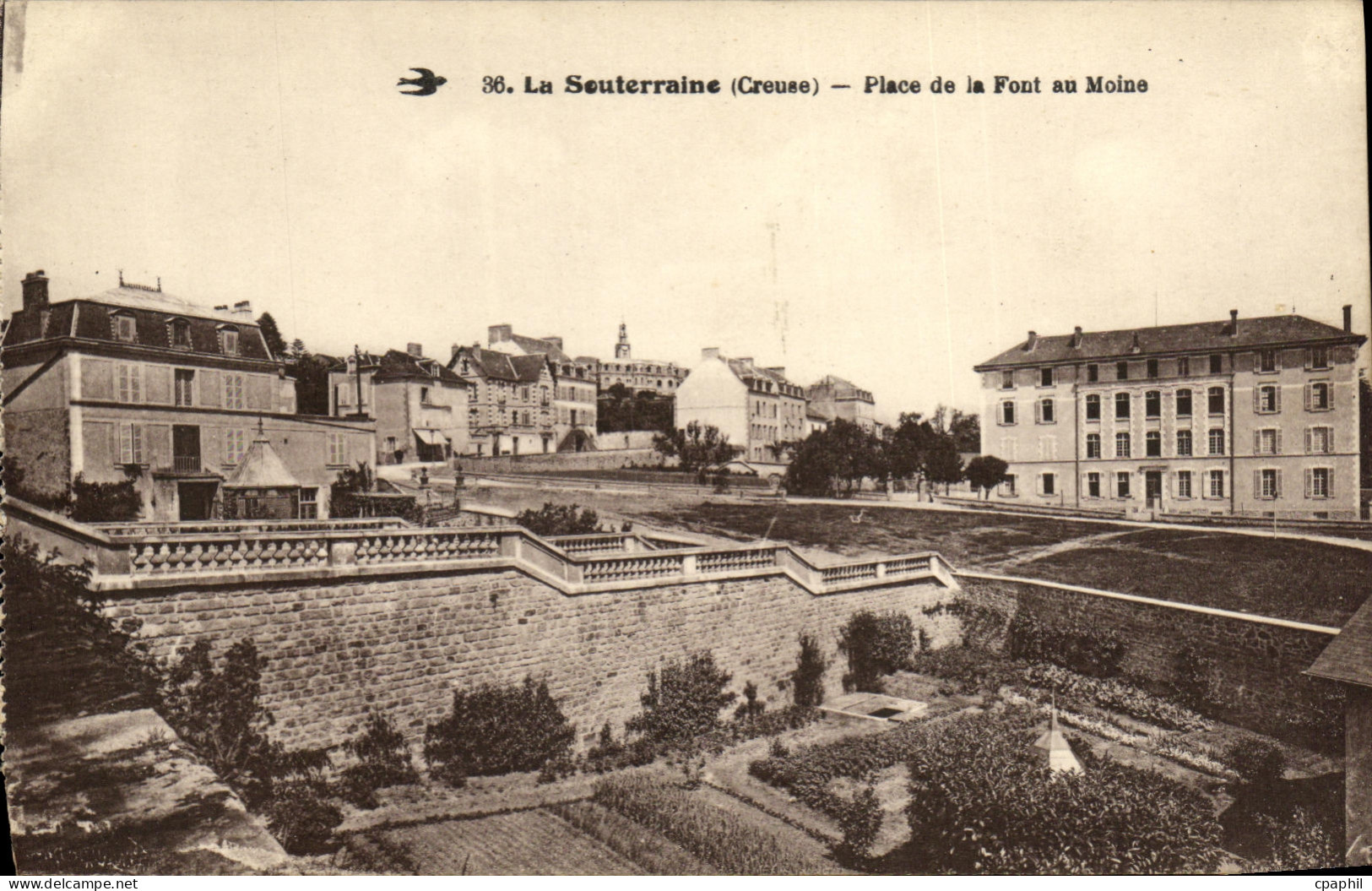 CPA La Souterraine Place de la Font au Moine