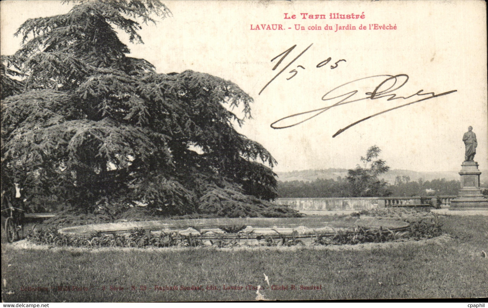 CPA La Tarn Lavaur Avenue Un coin du Jardin de l'Eveche