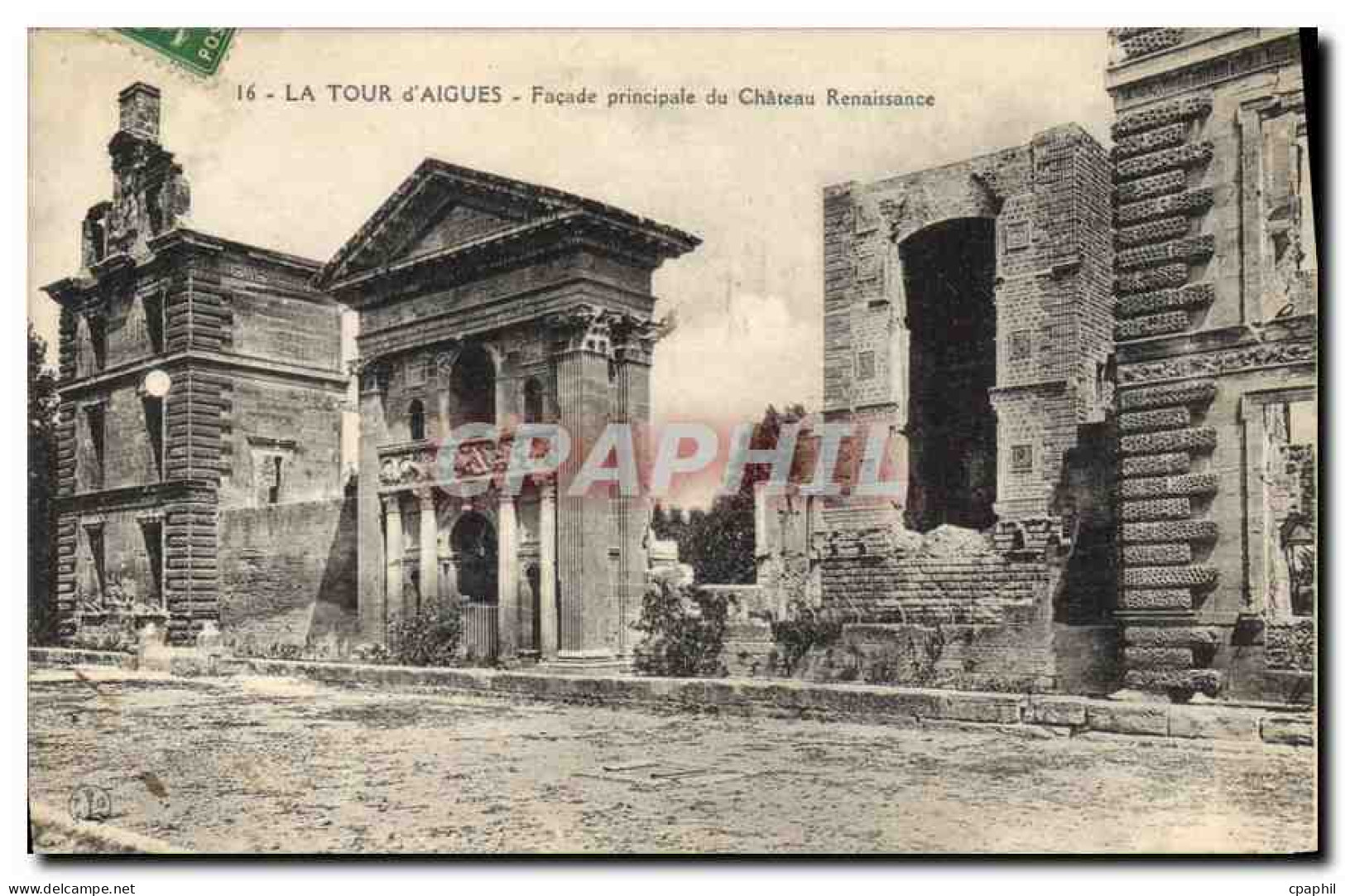 CPA La Tour d'Aigues (Vaucluse) Facade principale du Chateau Renaissance