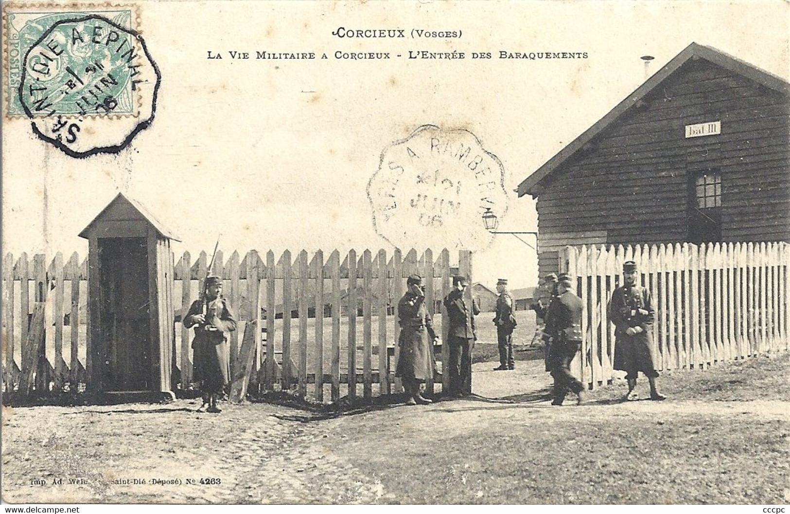 CPA La vie militaire à Corcieux L'Entrée de Baraquements