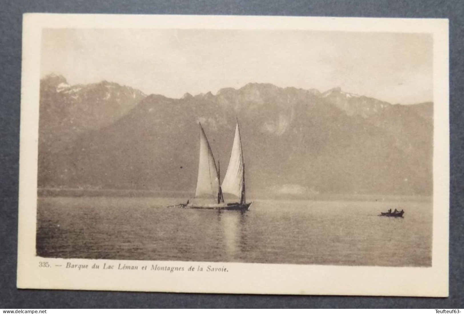 Cpa Lac Léman ; barque et montagnes de la Savoie