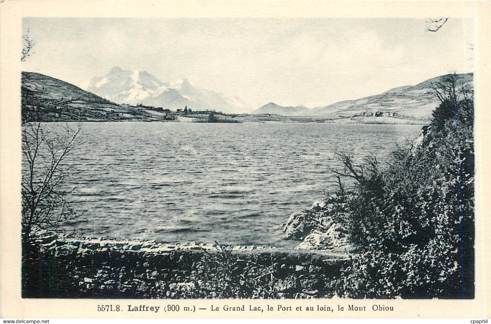 CPA Laffrey le grand lac le port et au loin le Mont Obiou