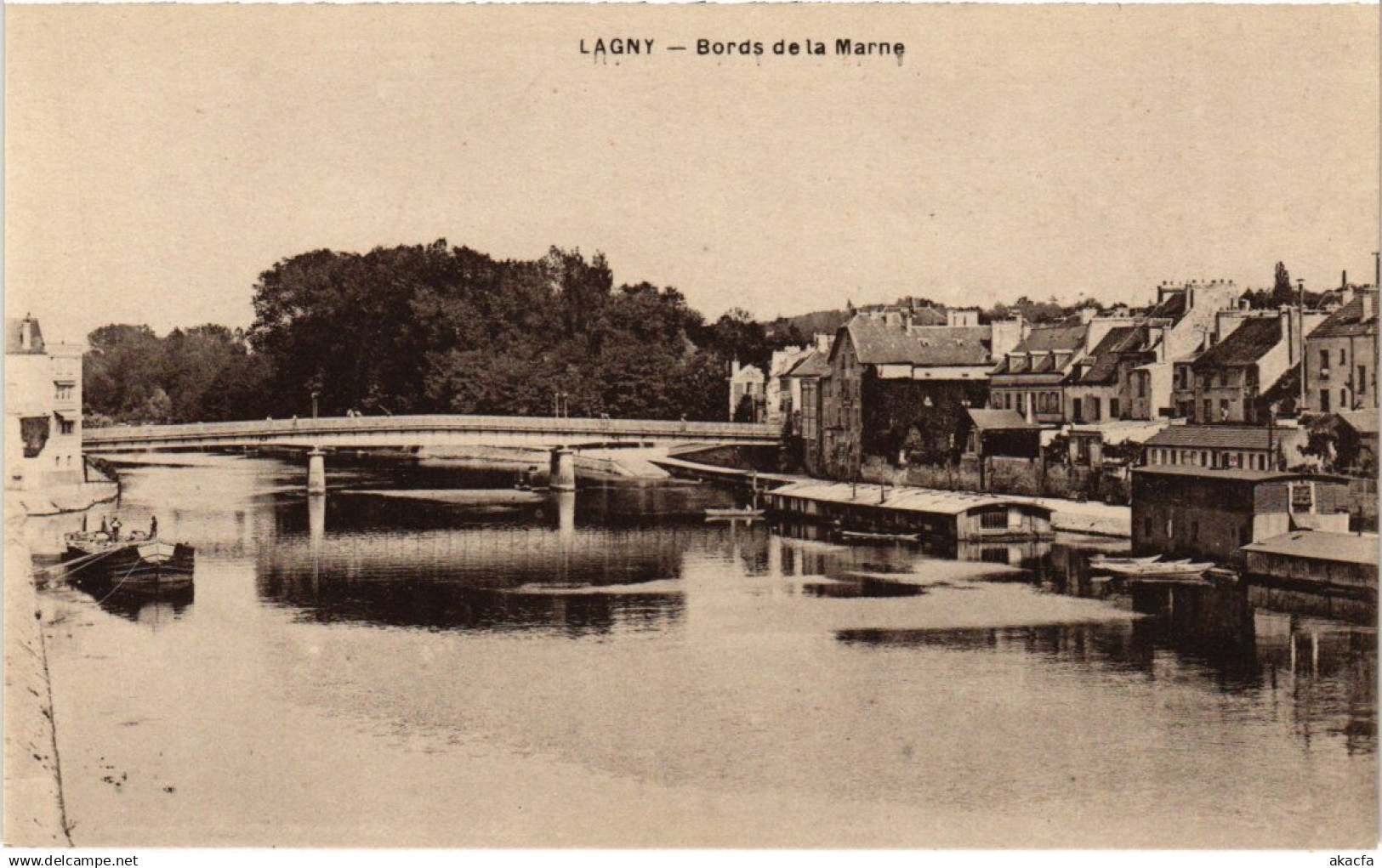 CPA LAGNY-sur-MARNE Bords de la Marne (1329729)
