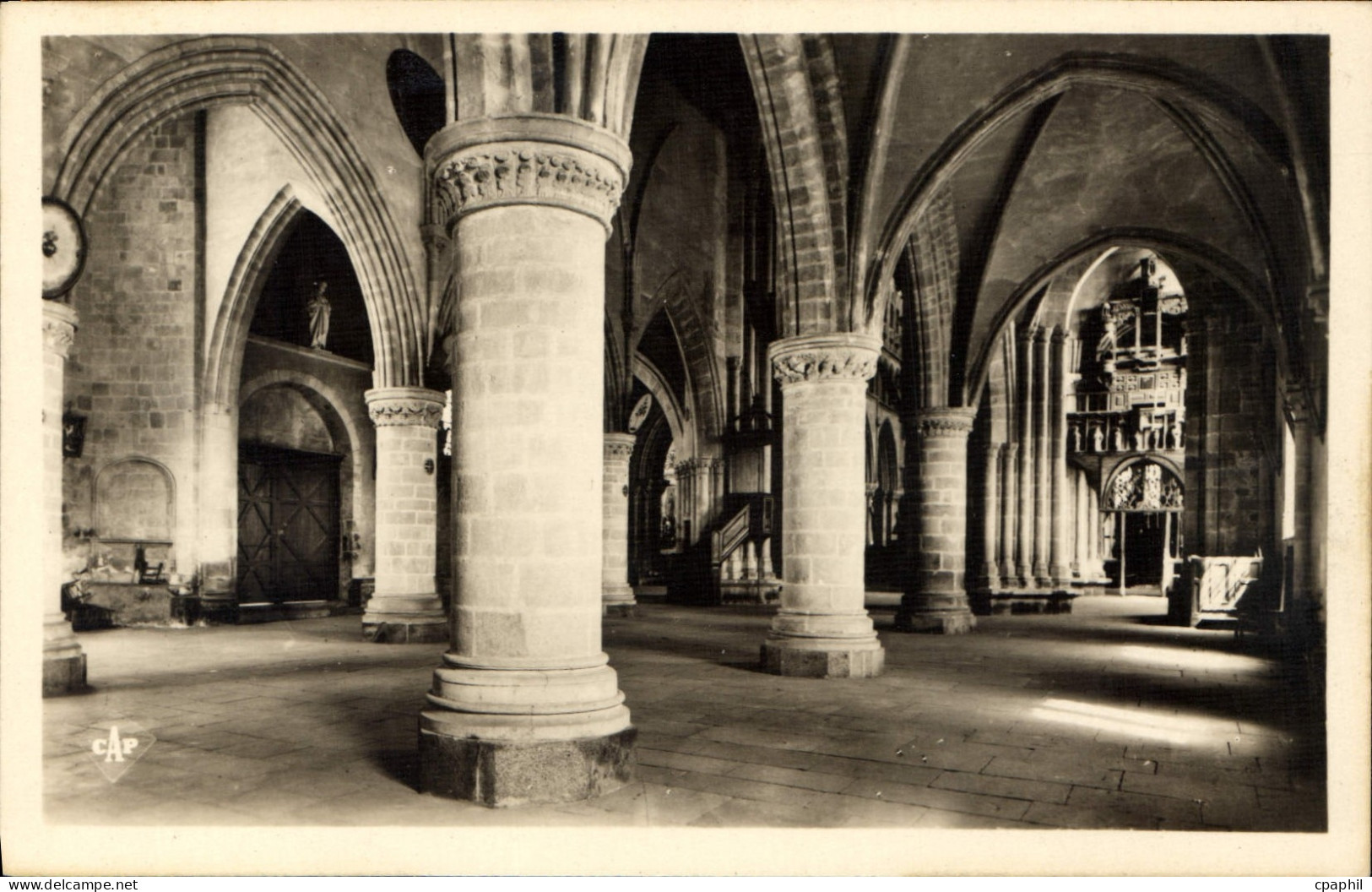 CPA Lamballe Crypte Notre Dame