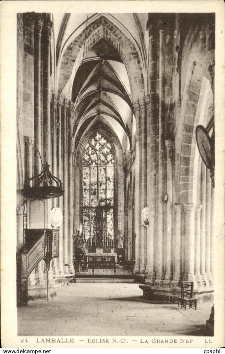 CPA Lamballe L Eglise ND La Grande Nef
