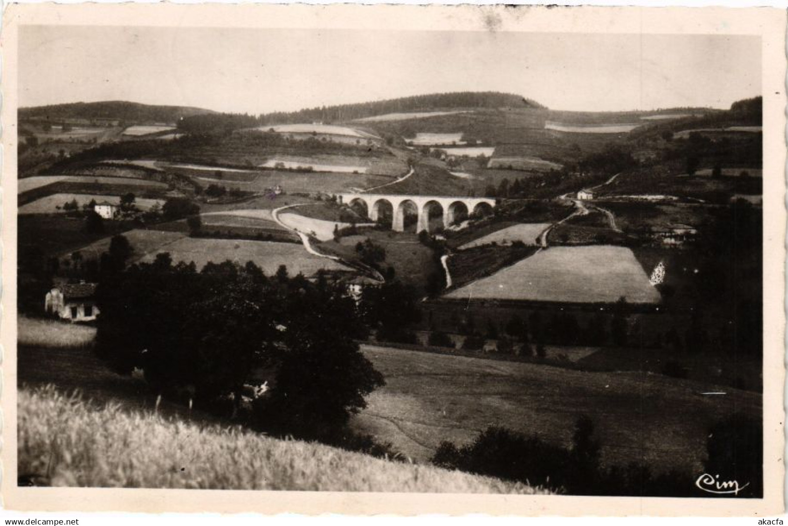 CPA LAMURE sur AZERGUES-Le Viaduc (235892)