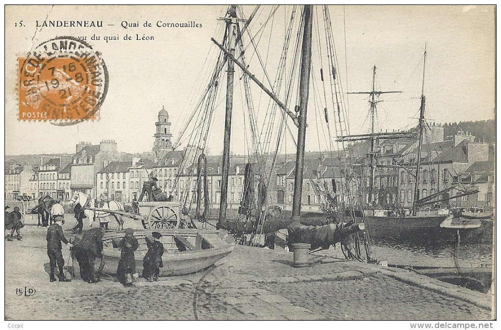 CPA Landerneau - Quai de Cornouailles - vu du quai de Léon