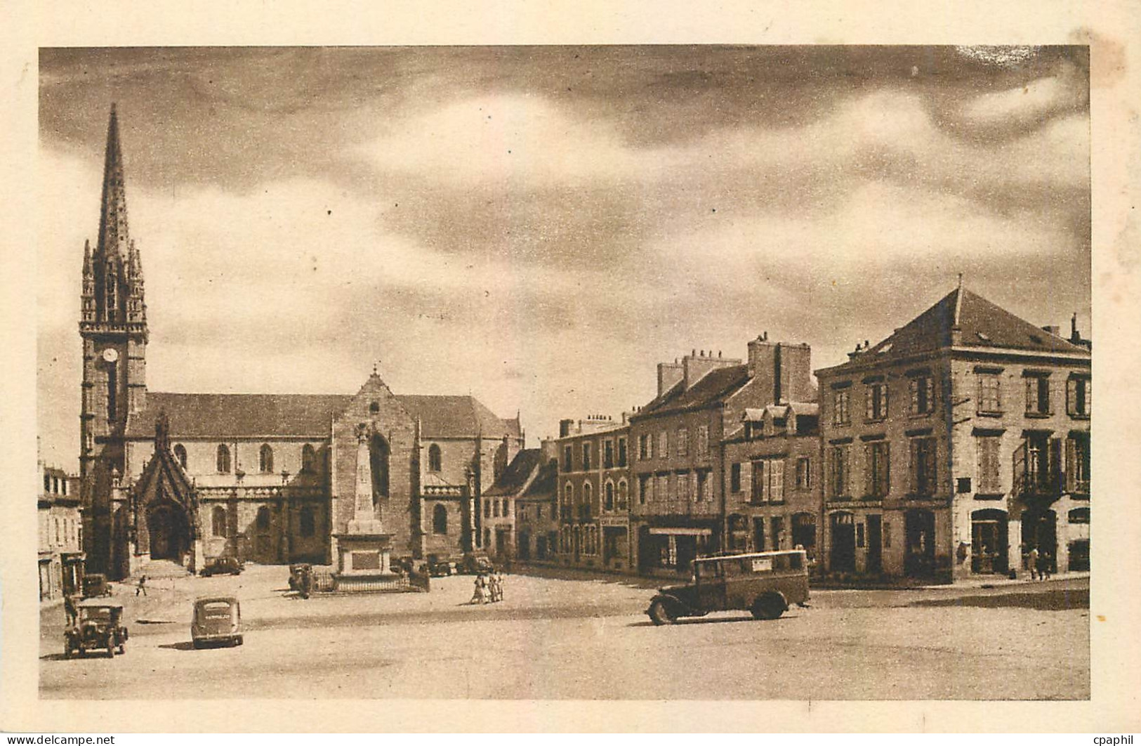 CPA Landivisiau Finistere La Grande Place