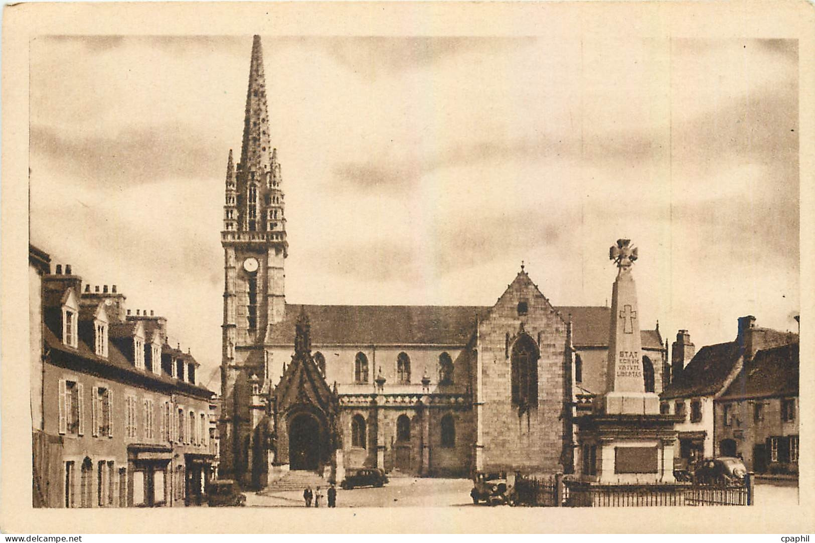 CPA Landivisiau Finistere La Place de l'Eglise