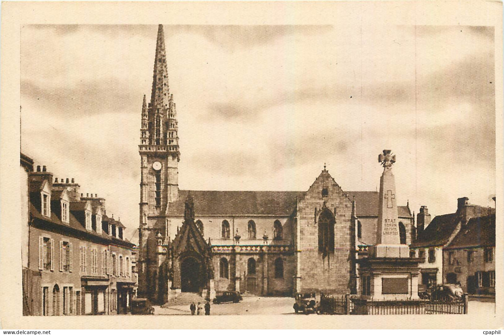 CPA Landivisiau Finistere La Place de l'Eglise