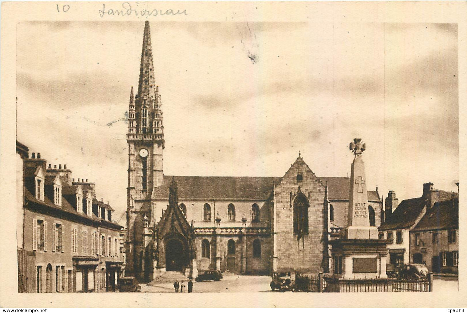 CPA Landivisiau La place de l'eglise