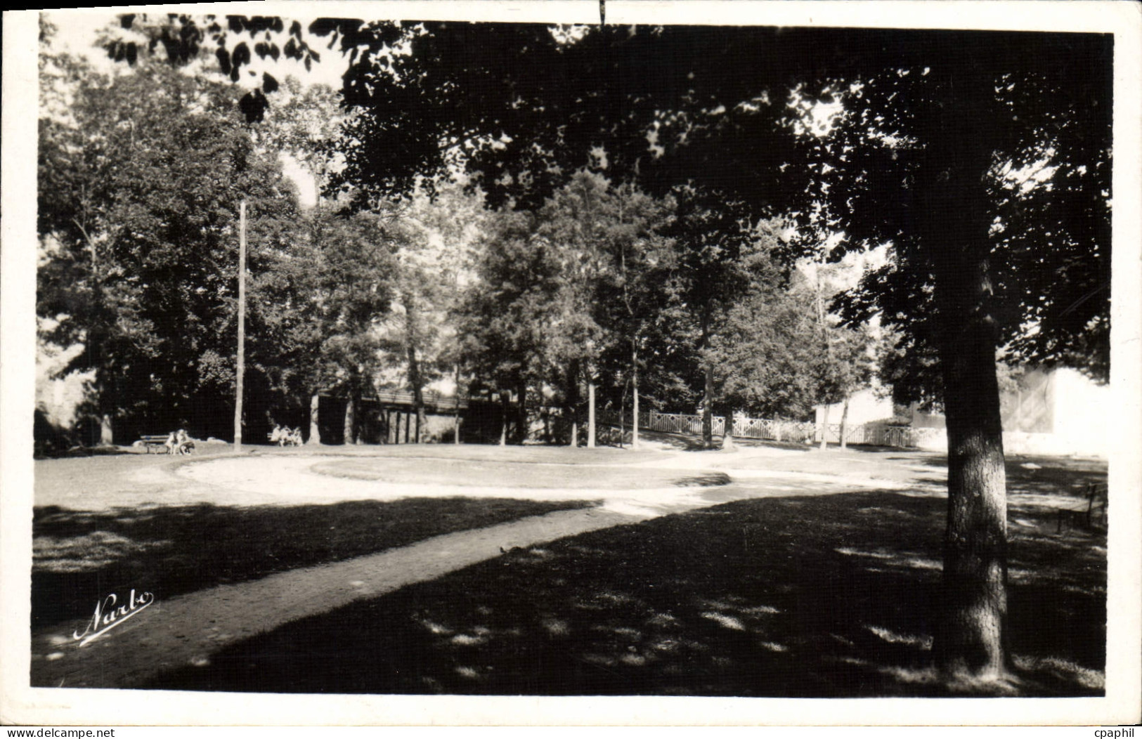 CPA Langogne Centre Touristique Jardin Public