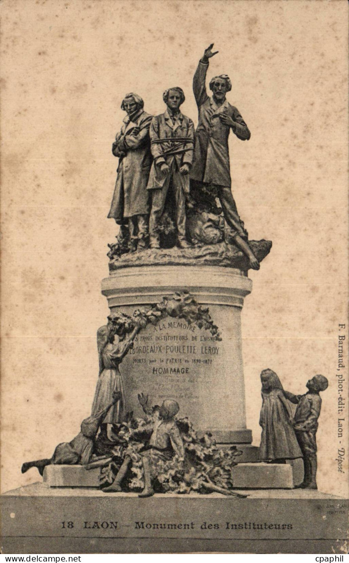 CPA Laon Monument des Instituteurs