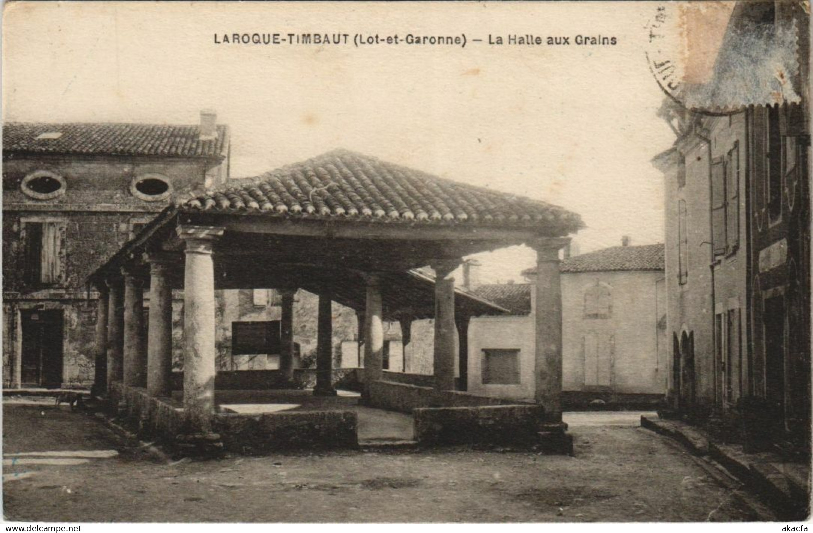 CPA Laroque Timbaut La Halle aux Grains FRANCE (1172083)