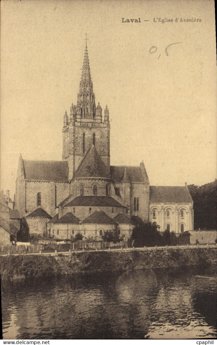CPA Laval L'Eglise d'Aveniere