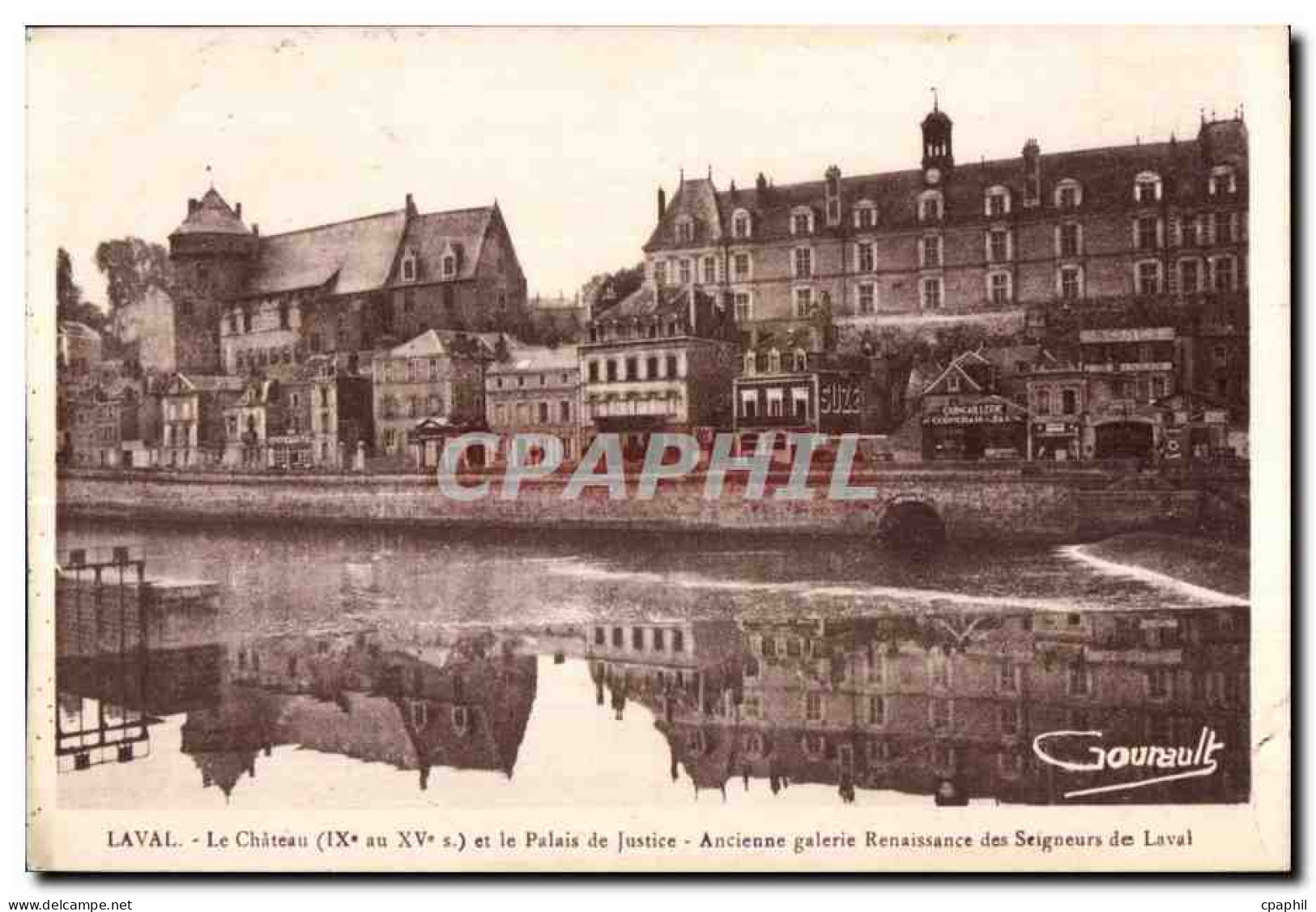 CPA Laval le Chateau et le Palais Justice Ancienne Galerie Renassance des Seigneurs de Laval