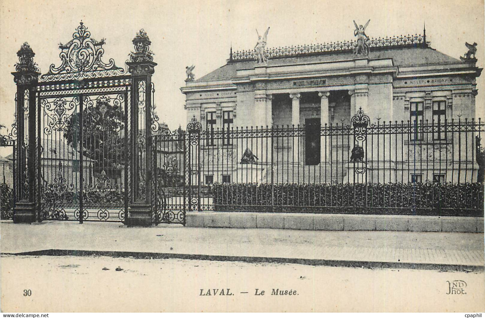 CPA Laval Le Musee