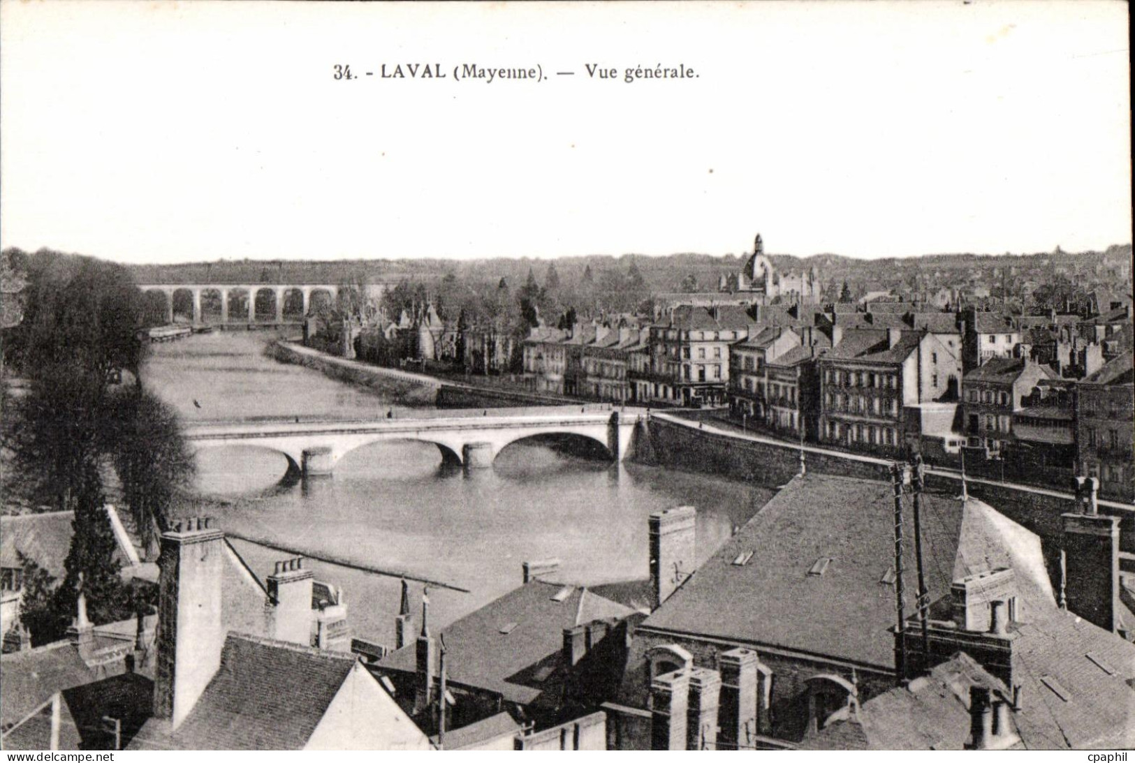 CPA Laval (Mayenne) Vue Generale