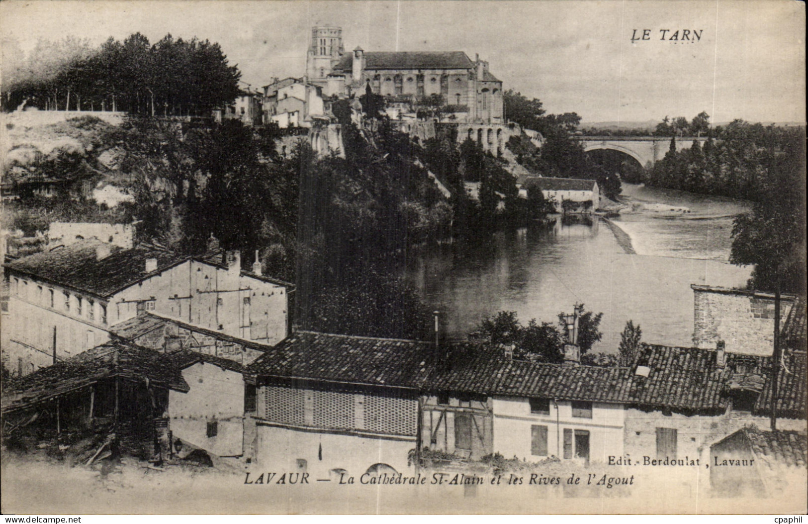 CPA Lavaur Tarn Cathedrale Saint Alain et les Rives de l Agout