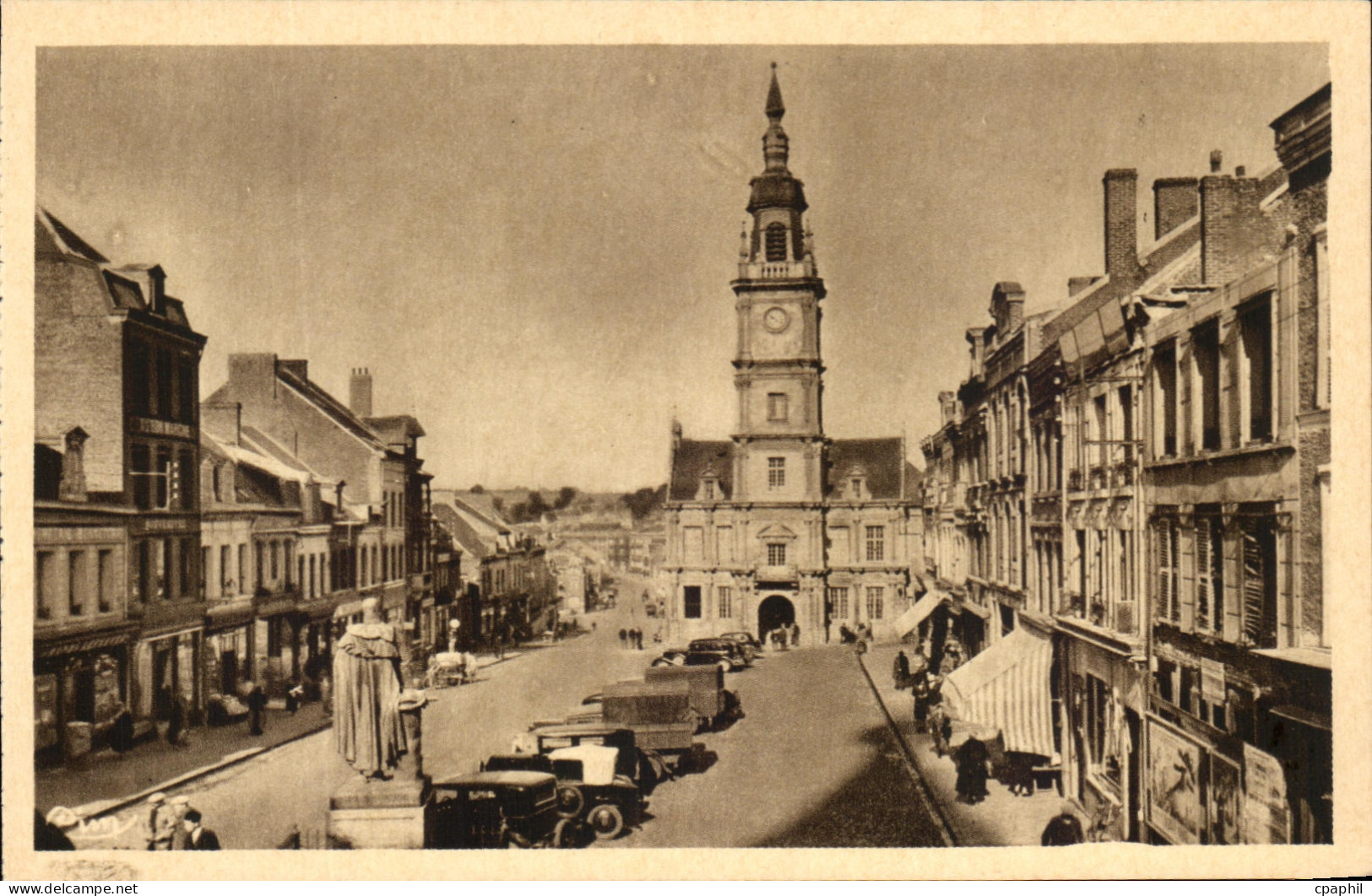 CPA Le Cateau Grand Place et Hotel de Ville