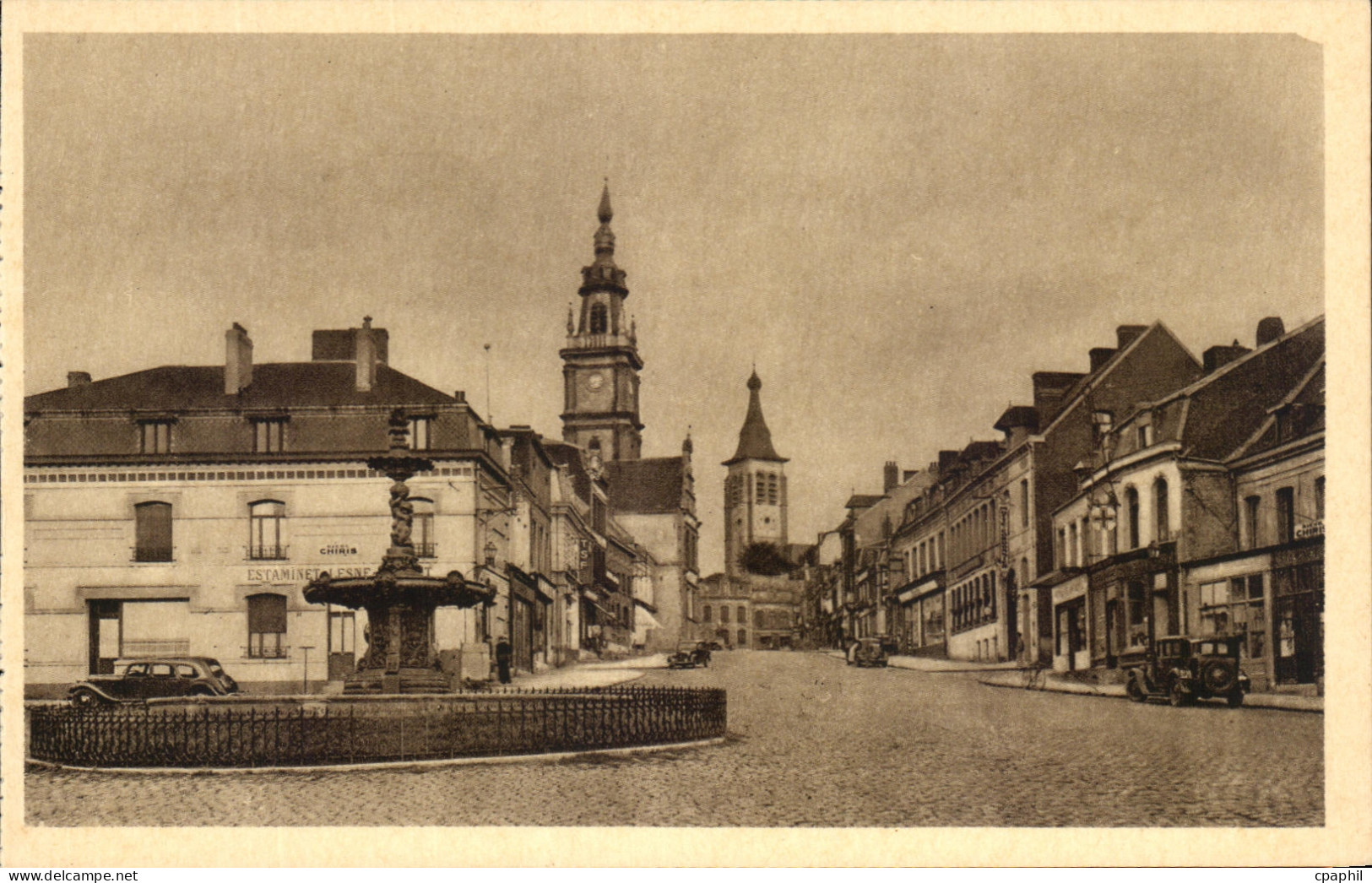 CPA Le Cateau Place Thiers et le Jet d'Eau