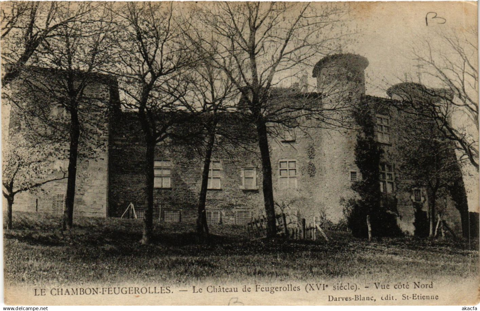 CPA Le CHAMBON-FEUGEROLLES - Le Chateau de FEUGEROLLES - Vue (359892)