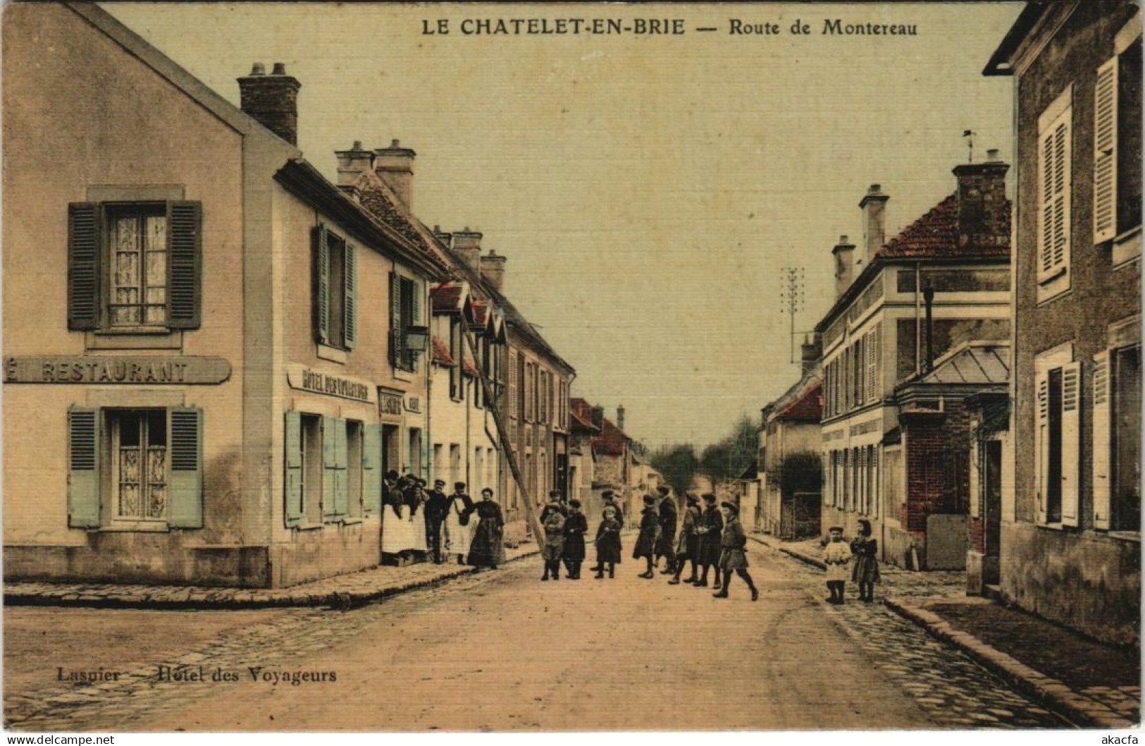 CPA Le CHATELET-en-BRIE Route de Montereau COLORISÉ (19772)