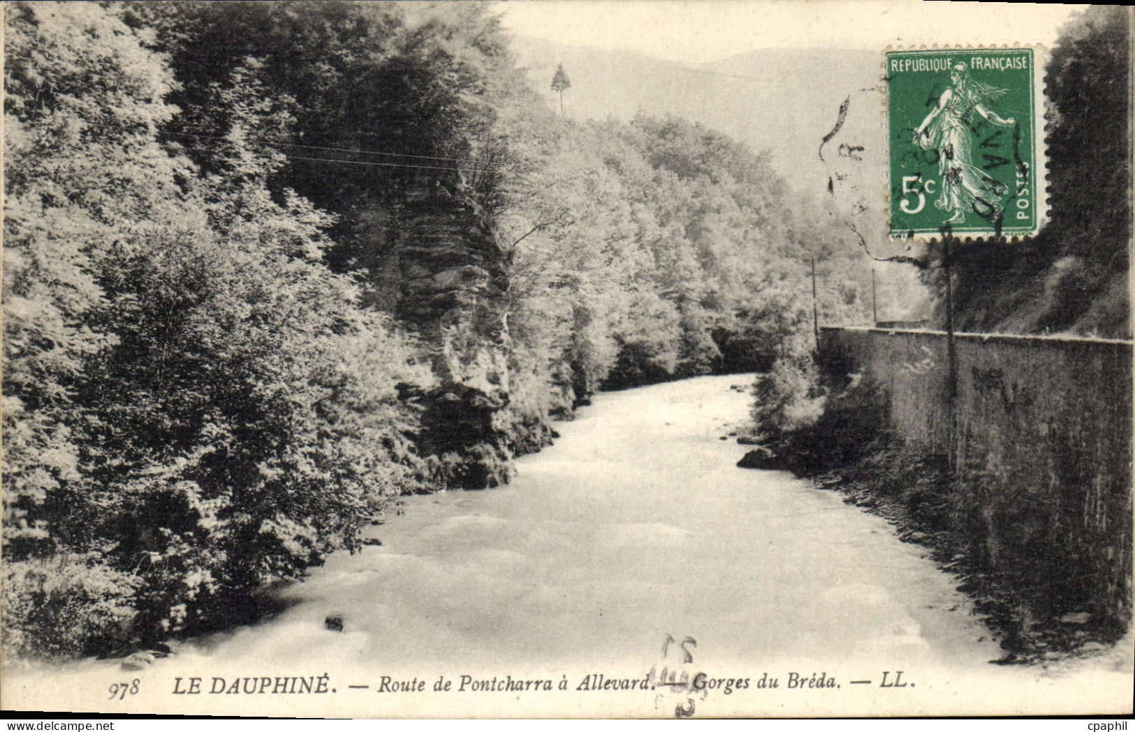 CPA Le Dauphine Route de Pontcharra a Allevard