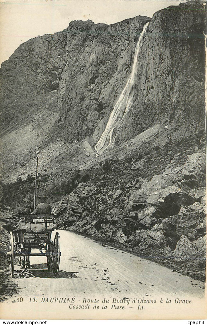 CPA le Dauphine Route du Bourg d'Oisans a la Grave Cascade de la Pisse