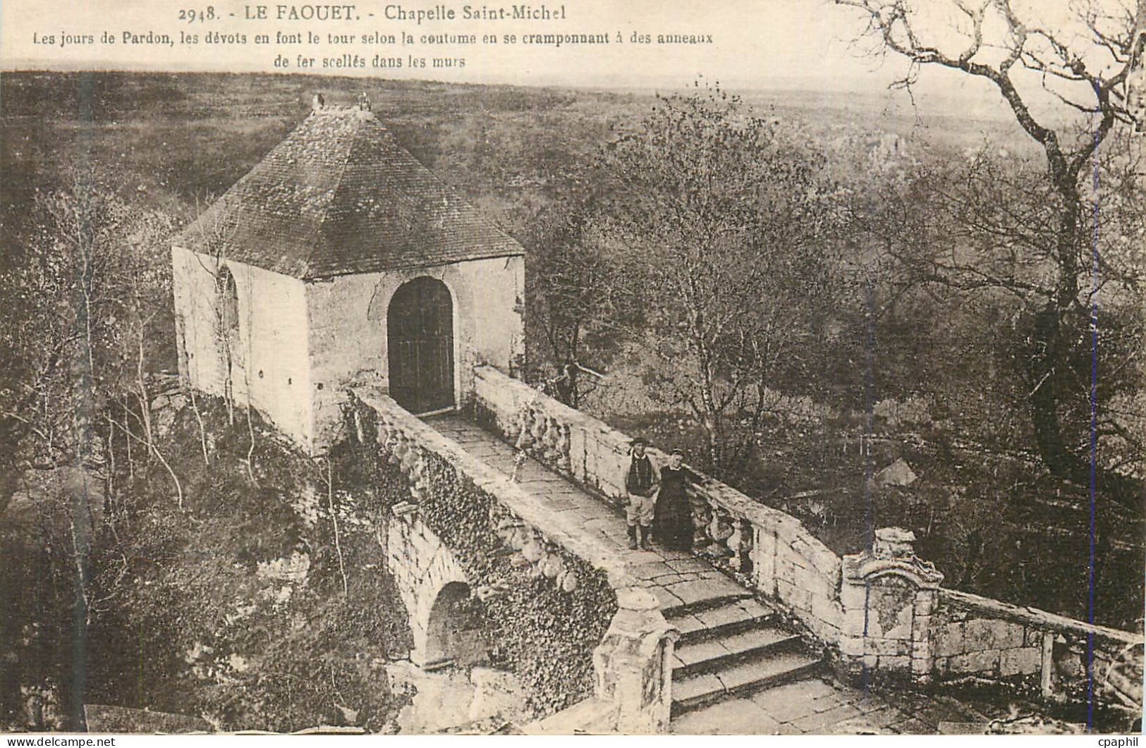 CPA le Faouet Chapelle Saint Michel les Jours de Pardon
