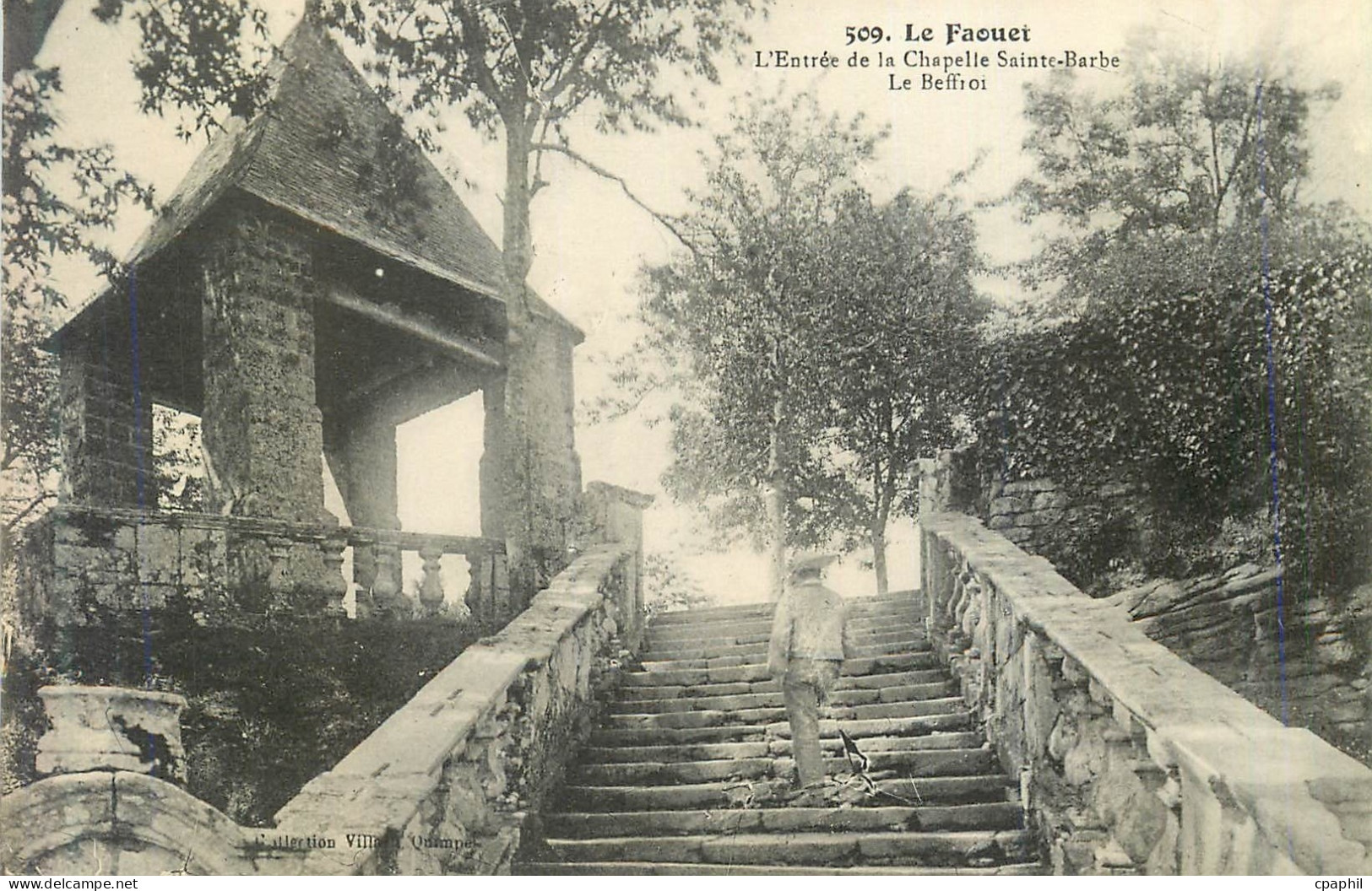 CPA Le Faouet L'Entree de la Chapelle Sainte Barbe Le Beffroi